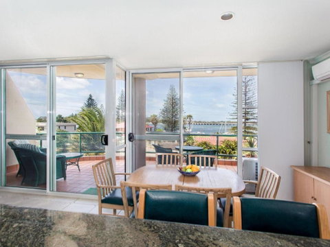 Castillo Del Mar 10 Lake View Roof Terrace With Spa - Accommodation Cooktown 2