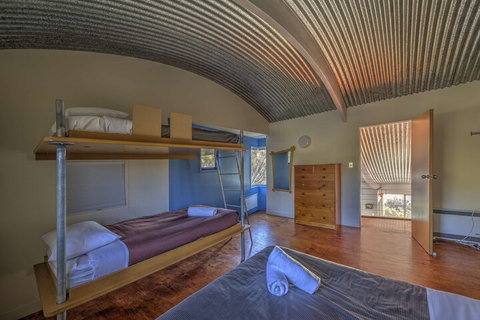Waves - Accommodation Cooktown 7