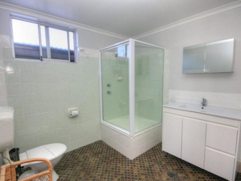 45B Wharf Street Downstairs - Accommodation Cooktown 4