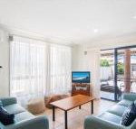 1 / 54 Parkes Airconditioned - Accommodation Cooktown