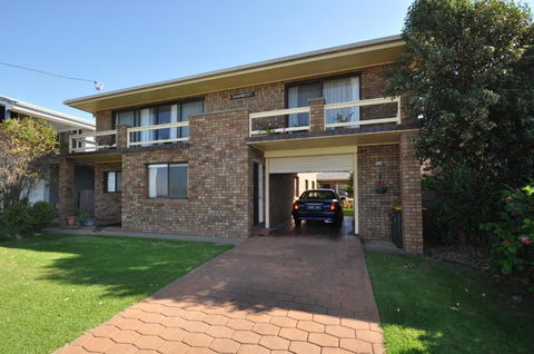 Flat 1 / 15 Dalmeny Drive - Accommodation Cooktown 3