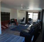 2 29 Rumbalara Avenue Rainbow Beach Bring your dog or your cat or bring both Free Wi Fi - Accommodation Cooktown