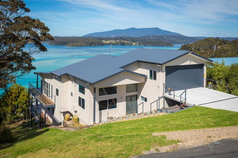 Hillcrest Views Of Wagonga - Accommodation Cooktown 3