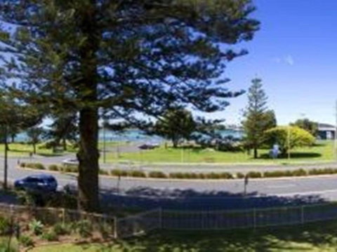 Heritage 202 Overlooking The Water - Accommodation Cooktown 4