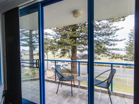 Heritage 202 Overlooking The Water - Accommodation Cooktown 6