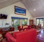 6 Ilmenite Avenue Coastal beach shack within walking distance to patrolled beach  CBD - Accommodation Cooktown