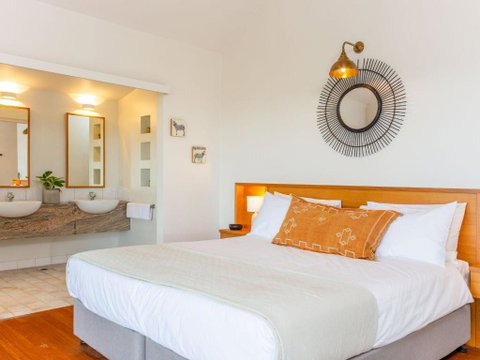 EAST COAST ESCAPES Lighthouse Studio - Accommodation Cooktown 7