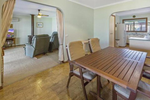 Eagle Point Getaway Waterfront Serenity! - Accommodation Cooktown 5