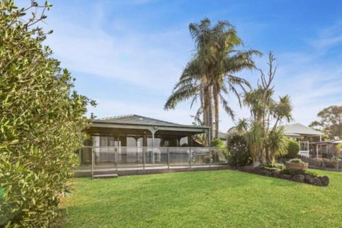 Eagle Point Getaway Waterfront Serenity! - Accommodation Cooktown 6