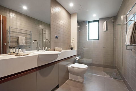 Yacht Club Villa 33 Serenity 4 Bedroom 4 Bathroom House Ocean Views 2 Buggies - Accommodation Cooktown 2