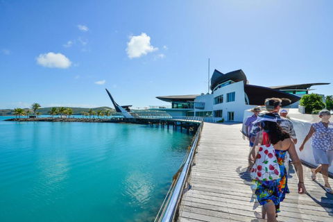 Yacht Club Villa 33 Serenity 4 Bedroom 4 Bathroom House Ocean Views 2 Buggies - Accommodation Cooktown 4