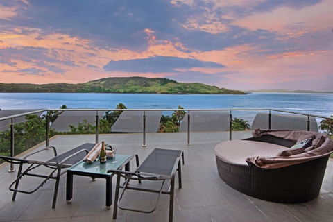 Yacht Club Villa 33 Serenity 4 Bedroom 4 Bathroom House Ocean Views 2 Buggies - Accommodation Cooktown 3