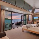 Yacht Club Villa 33 Serenity 4 Bedroom 4 Bathroom House Ocean Views 2 Buggies - Accommodation Cooktown 0