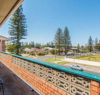 Seabreeze 5 Opposite Bowling Club - Accommodation Cooktown
