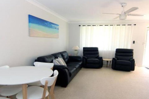 Luskin Court 3 - Accommodation Cooktown 3