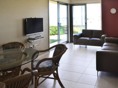 Fairholme 5 Opposite Lake - Accommodation Cooktown 6