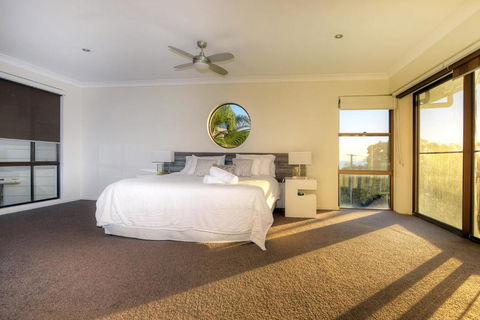BEACHSIDE MANOR Walk To The Beach - Accommodation Cooktown 6