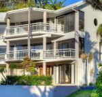 BEACHSIDE MANOR walk to the beach - Accommodation Cooktown