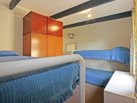 Matron 17 Narrawallee - Accommodation Cooktown 3
