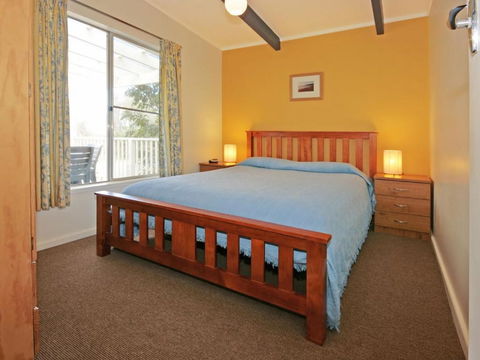 Matron 17 Narrawallee - Accommodation Cooktown 2