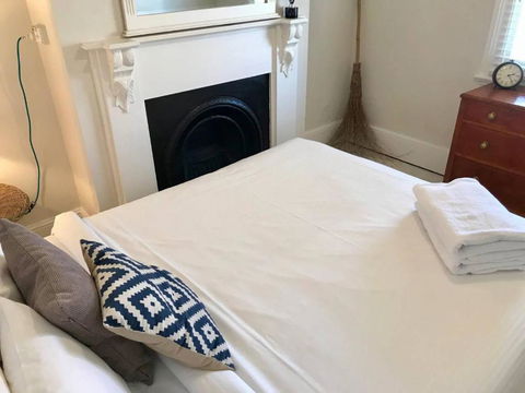 YSG The Edward Townhouse 153 Walk To Town - Accommodation Cooktown 3