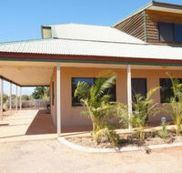 Ningaloo Breeze Villa 6 3 Bedroom Fully Self Contained Holiday Accommodation - Accommodation Cooktown