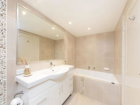 Wallis Court 6 - Accommodation Cooktown 4