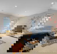 Gorgeous 4BR Home in Point Cook - Accommodation Cooktown