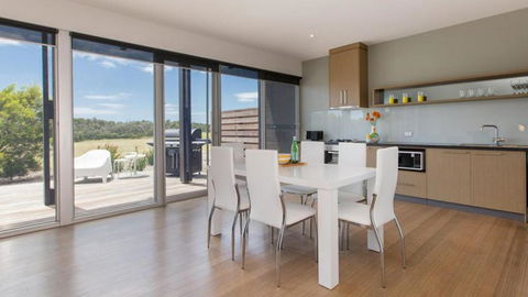 ST ANDREWS BEACH APARTMENT 4.01 - Accommodation Cooktown 2