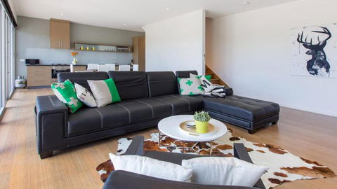 ST ANDREWS BEACH APARTMENT 4.01 - Accommodation Cooktown 4