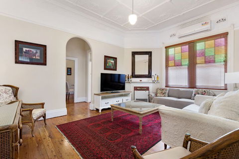 Drummoyne 3 Bedroom Home (62ALE) - Accommodation Cooktown 5