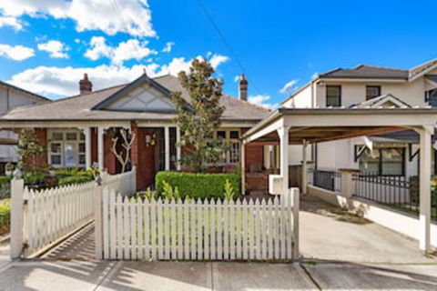 Drummoyne 3 Bedroom Home (62ALE) - Accommodation Cooktown 0