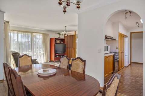Foreshore Beach House Ideal Family Spot - Accommodation Cooktown 4