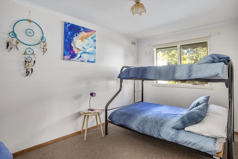 Foreshore Beach House Ideal Family Spot - Accommodation Cooktown 3