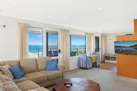 45 Hillside Cres Beach House - Accommodation Cooktown 4