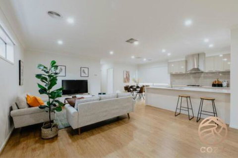 118 Refreshing 3BR Werribee Family House - Accommodation Cooktown 0