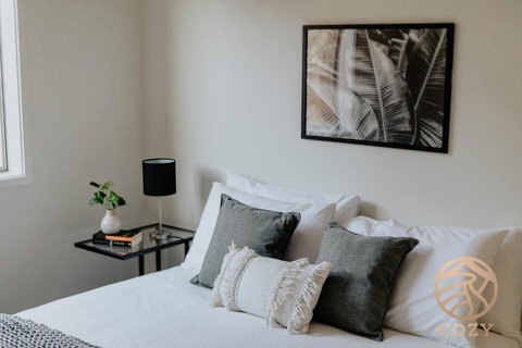 118 Refreshing 3BR Werribee Family House - Accommodation Cooktown 2