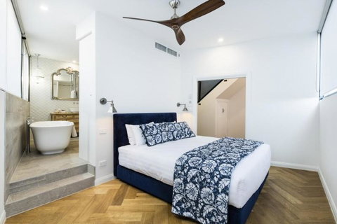 Accommodate Canberra Warehouse - Accommodation Cooktown 4