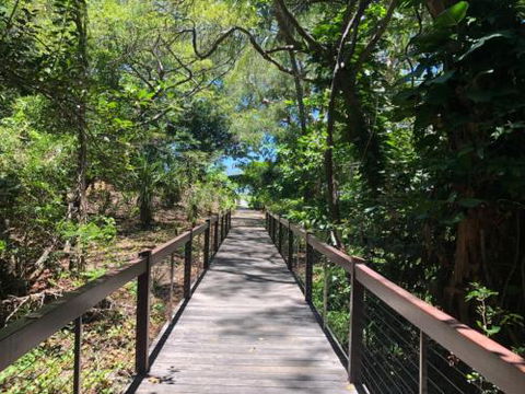 CANOPY HOUSE At PALM COVE - Accommodation Cooktown 3