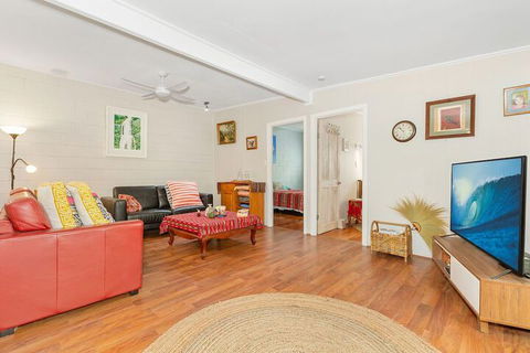 BEACH RETREAT - Accommodation Cooktown 2