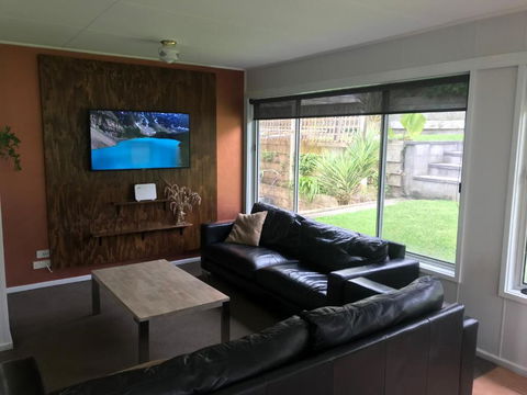 BEACHPOINT COTTAGE - Accommodation Cooktown 5