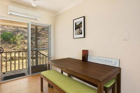 Rosa Estate In Broke Two 3br House In Walking Distance To Cellar Doors - Accommodation Cooktown 5