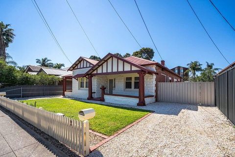 Kairos In Keswick Wifi Netflix Nespresso - Accommodation Cooktown 4