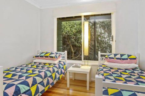 SEAVIEW Ocean Views From A Modern Townhouse - Accommodation Cooktown 7