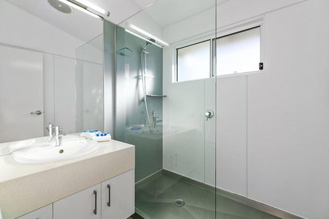 Stunning River House 51 Hilton Esplanade - Accommodation Cooktown 7