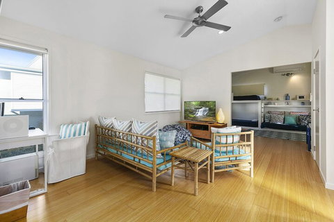 Stunning River House 51 Hilton Esplanade - Accommodation Cooktown 4