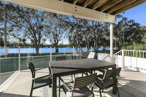 Stunning River House 51 Hilton Esplanade - Accommodation Cooktown 0