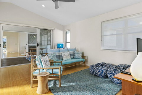 Stunning River House 51 Hilton Esplanade - Accommodation Cooktown 6