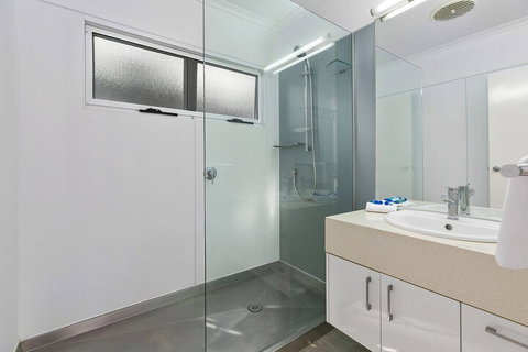 Stunning River House 51 Hilton Esplanade - Accommodation Cooktown 5