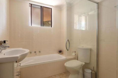20 Booneroo â€“ Walk To The Beach - Accommodation Cooktown 2